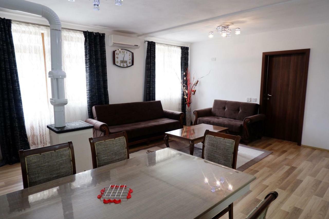 Kings Apartment *