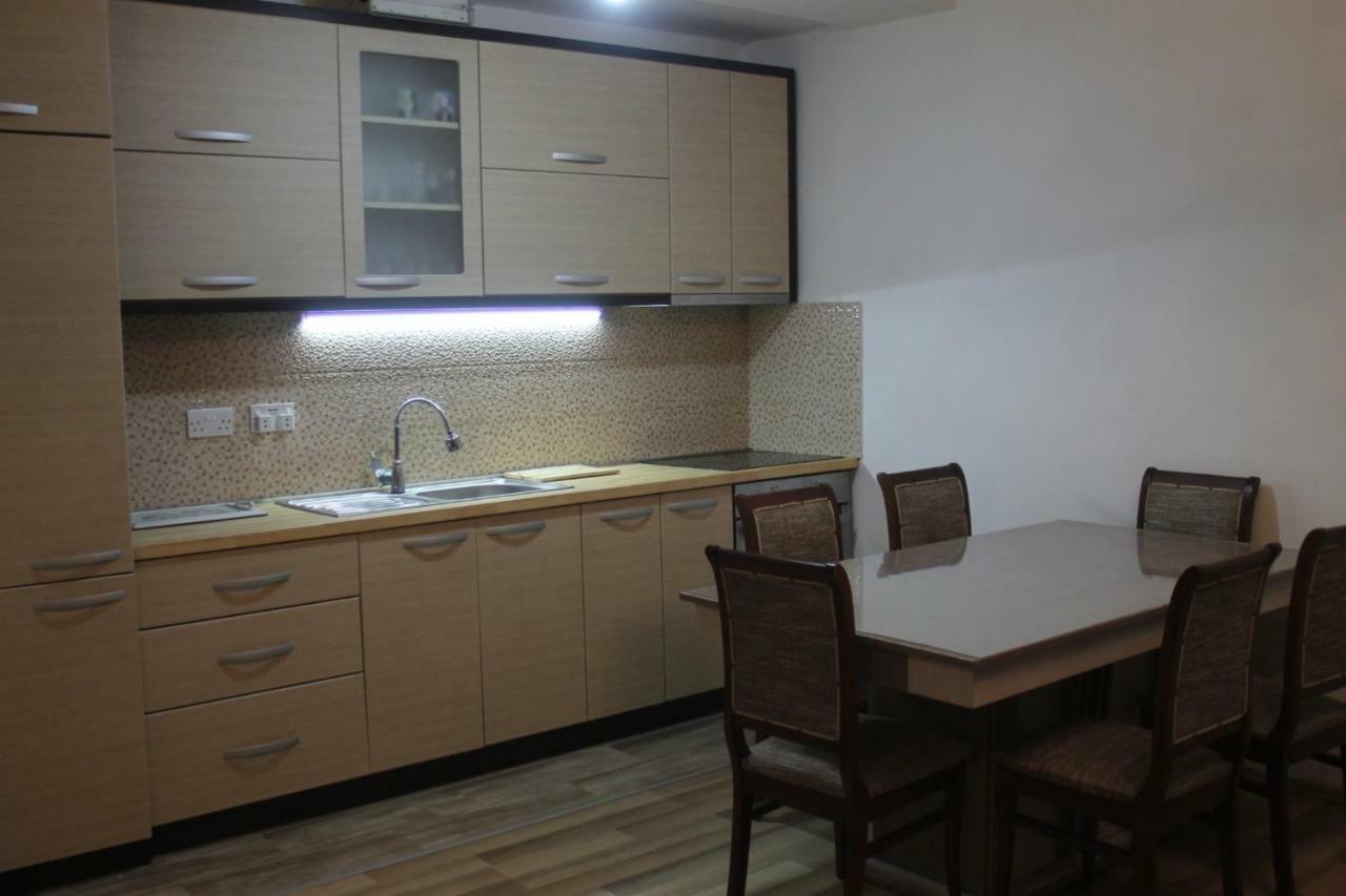 Kings Apartment *